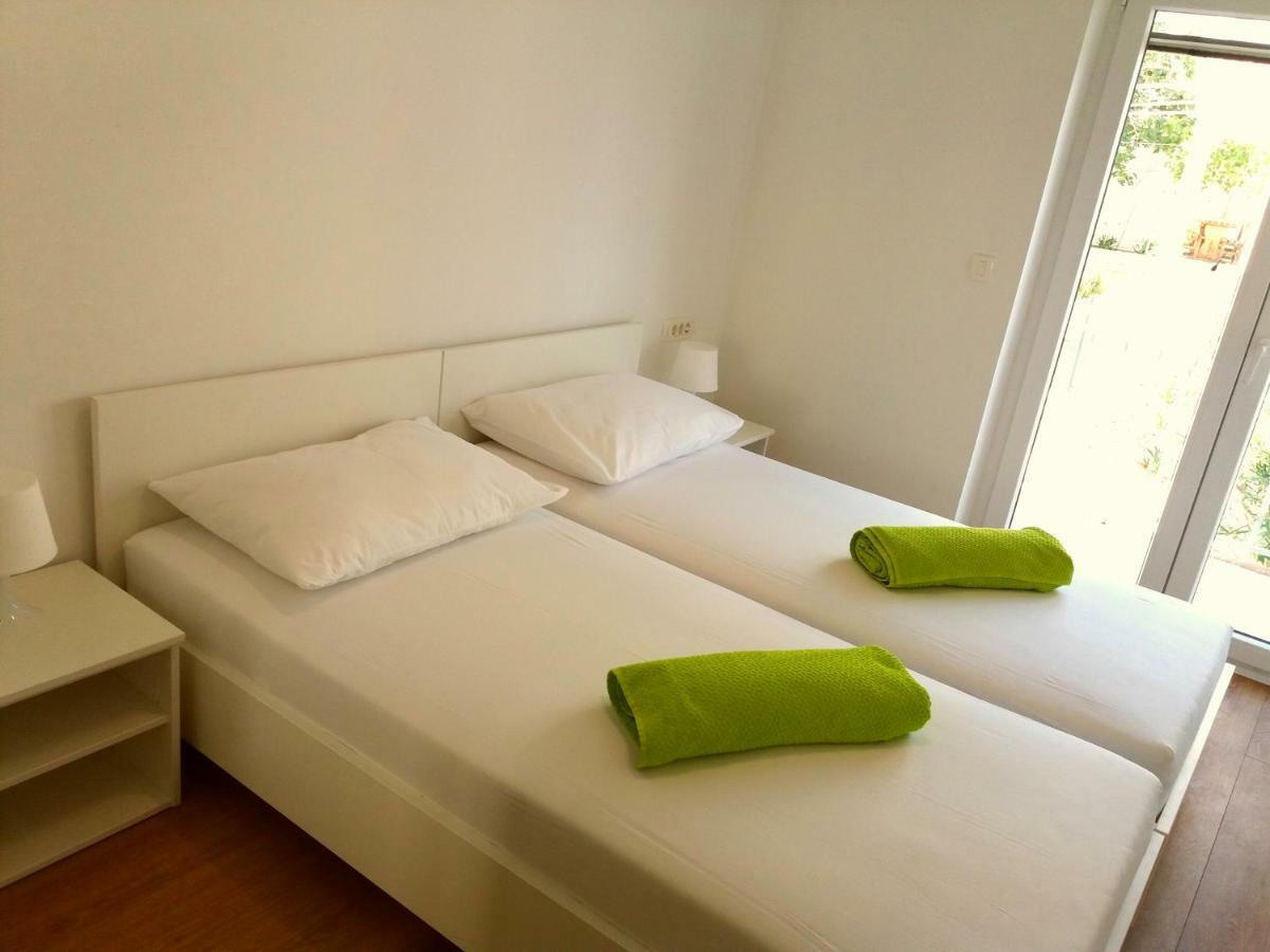 Apartments Mestrovic Лопар Екстериор снимка